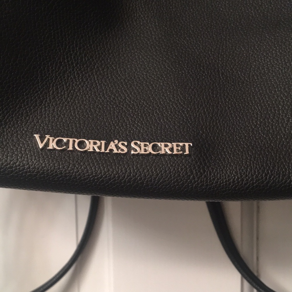 NWT, VS black faux leather fringed backpack - Picture 5 of 9